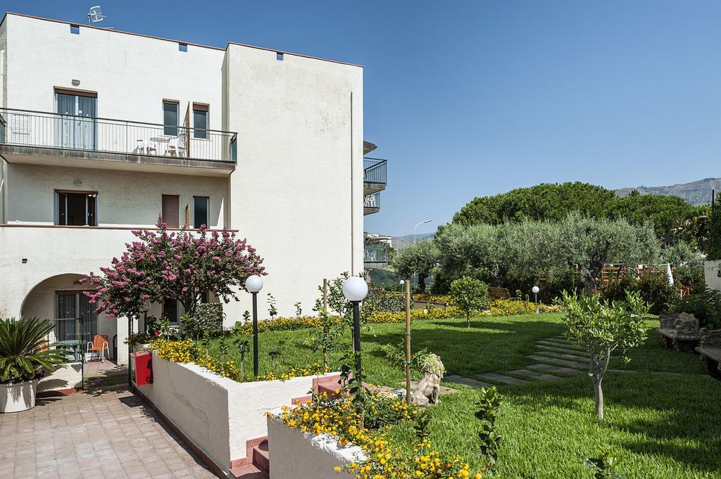 Villa Collina Giardini-Naxos Exterior foto