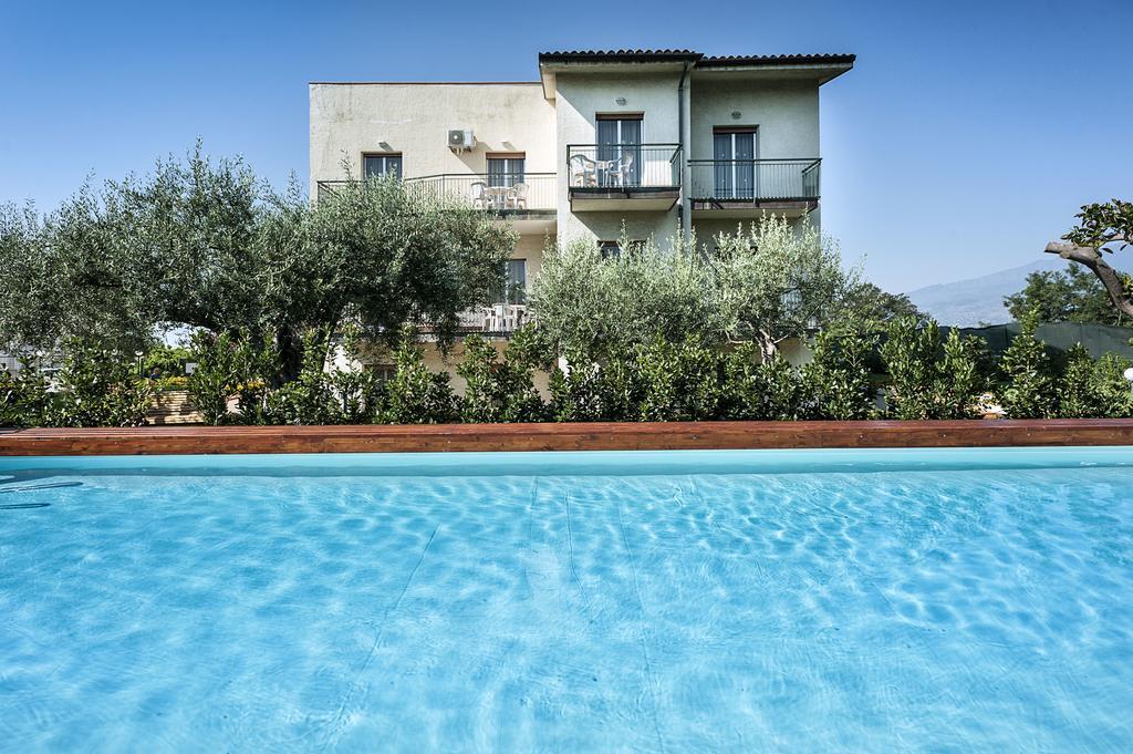 Villa Collina Giardini-Naxos Exterior foto