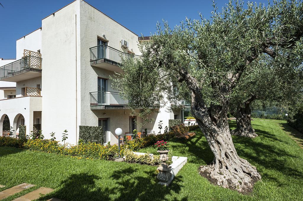 Villa Collina Giardini-Naxos Exterior foto