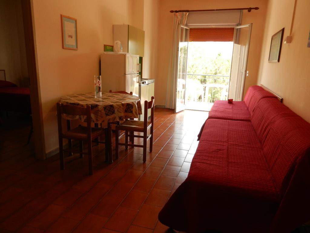 Villa Collina Giardini-Naxos Zimmer foto