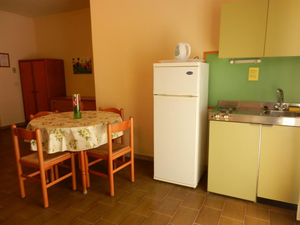 Villa Collina Giardini-Naxos Zimmer foto