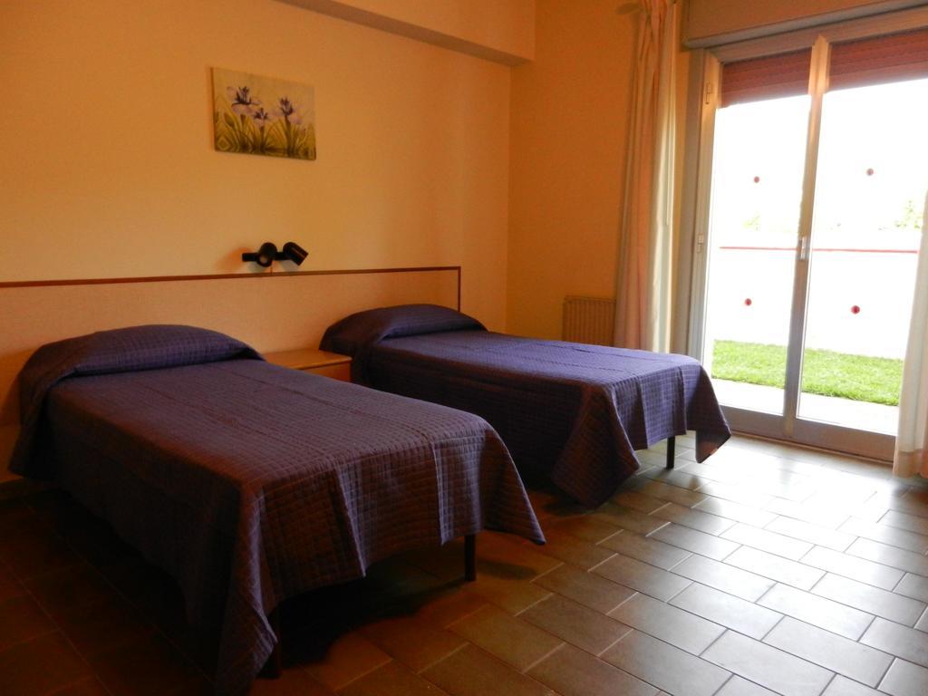 Villa Collina Giardini-Naxos Zimmer foto