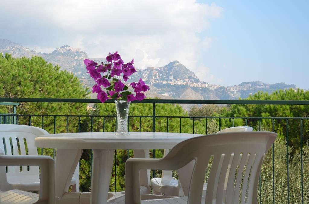 Villa Collina Giardini-Naxos Zimmer foto