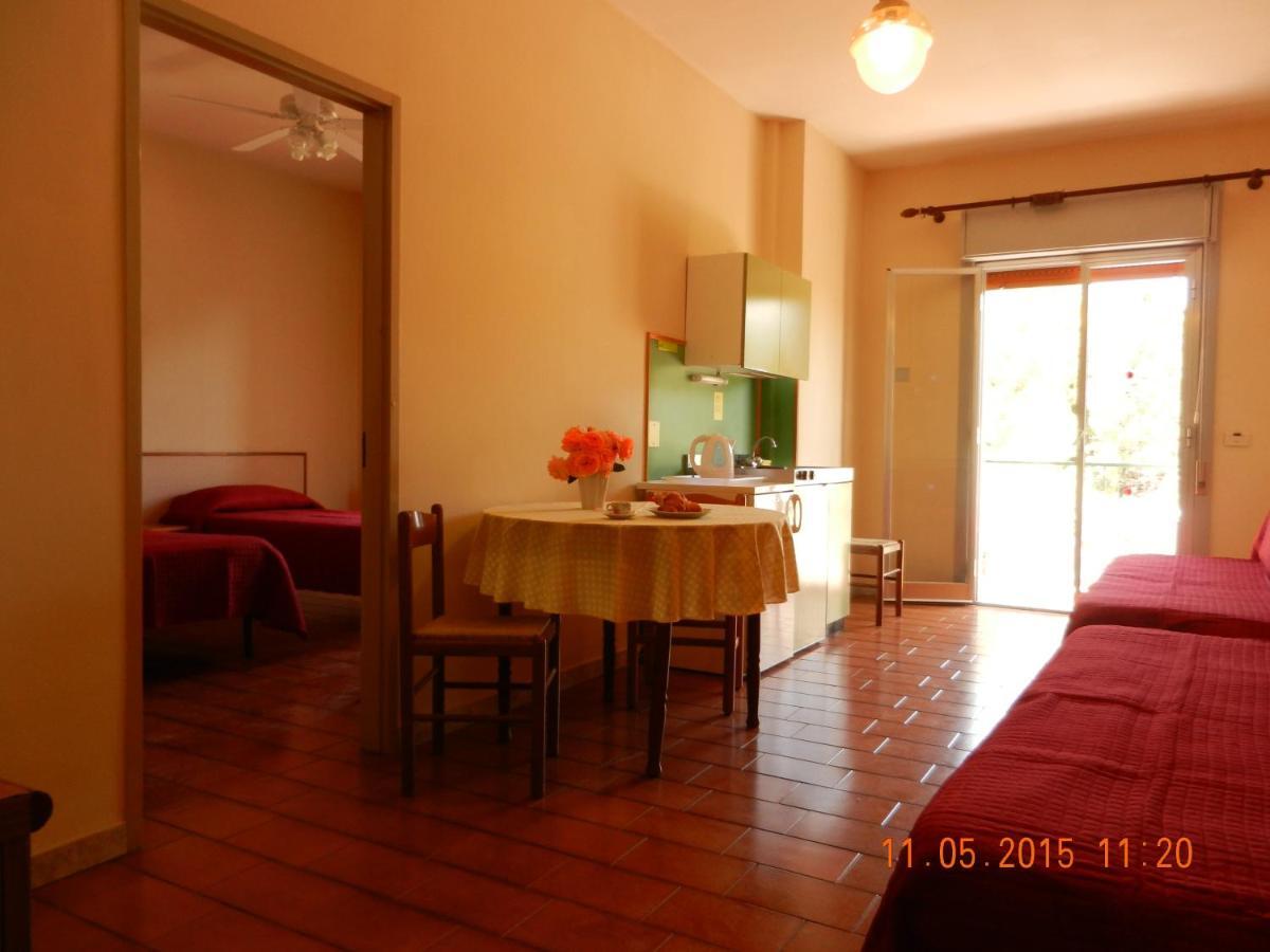 Villa Collina Giardini-Naxos Zimmer foto